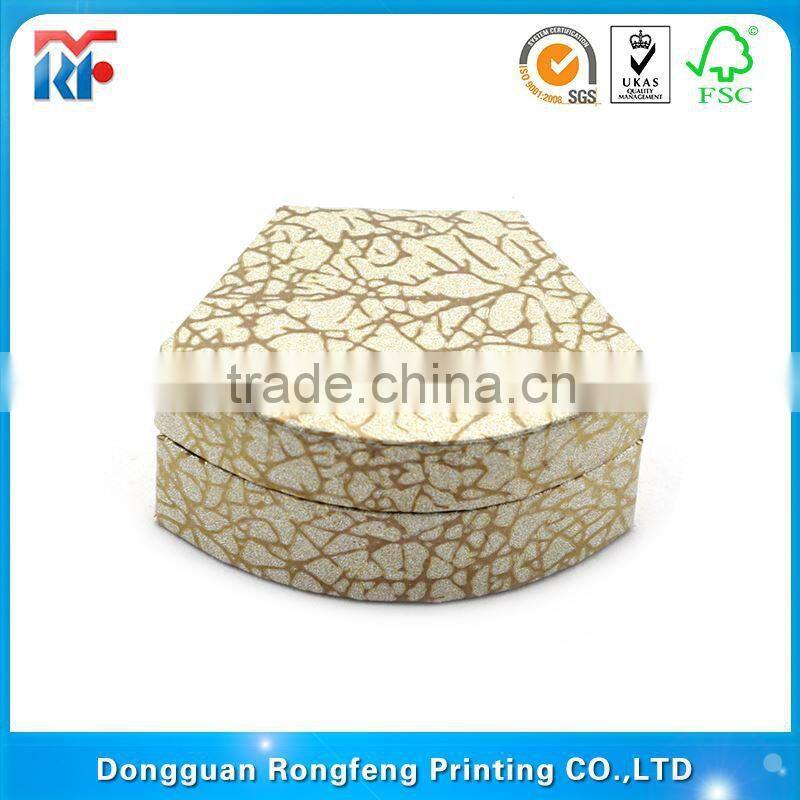 to facilitate travel jewelry box