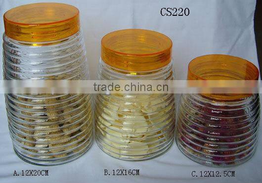 big bottom clear glass biscuit jar with plastic lid