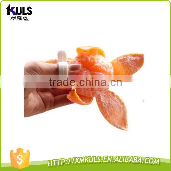 Ring cut plastic opener for orange pomelo peel