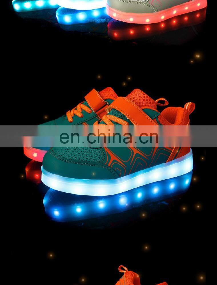 Factory Wholesale New design Light up shoes Children kids LED shoes sneakers Latest Cool footwear for girls boys