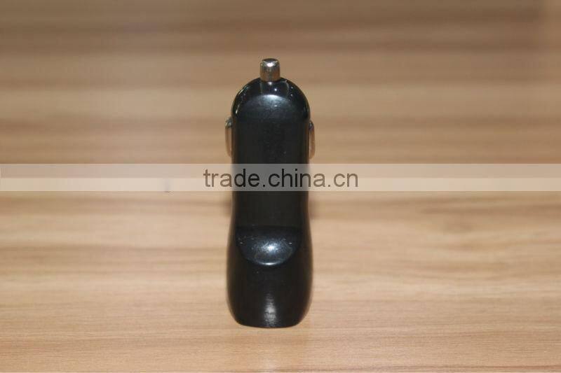 2 USB car charger 4.8v 1800mah smart phone charger PC material housing
