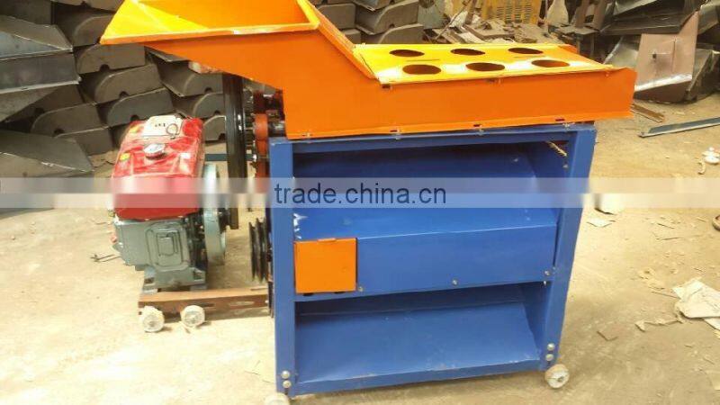 Two feeding hoppers corn stripper and sheller machine