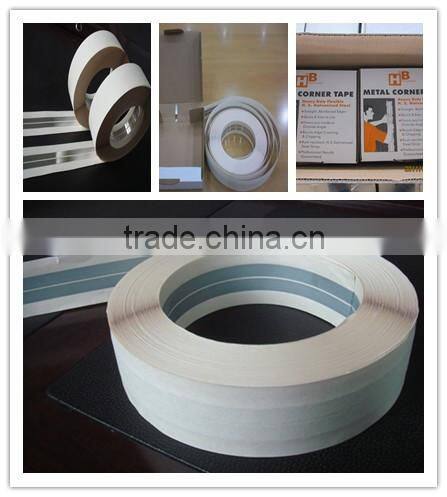 Flexible corner tape with metal strip