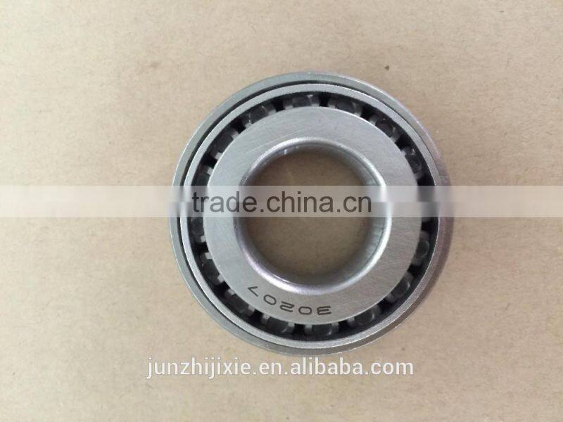 China Manufacturer Tapered Roller Bearing 30207