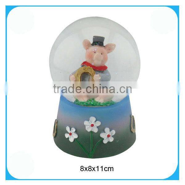 Resin gift glass water globe pig shaped
