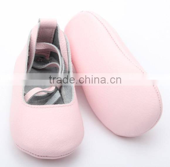 Low MOQ popular wholesale soft leather baby shoes