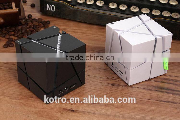 Unique Promotional Gift Qnoe AUX 2 Bass Speaker TF card FM Radio MIC Handsfree LED Speaker 3W Square LED Bluetooth Speaker