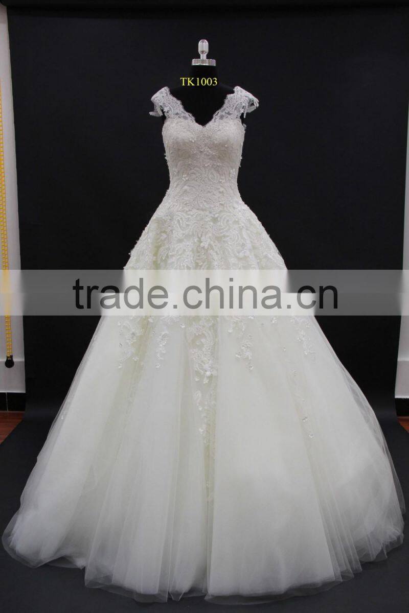 Cream nice design embroidery lace appliques cap sleeve long train wedding dress