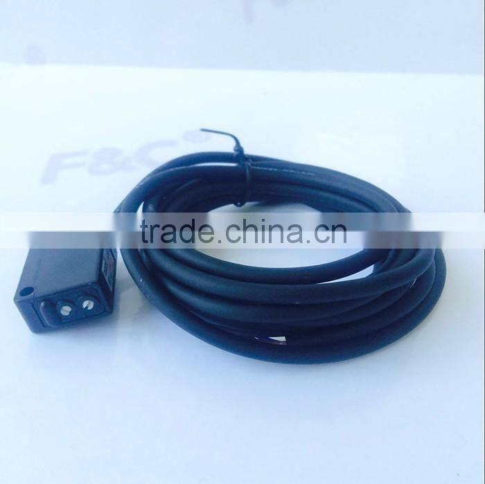 F&C small square NPN PNP retro-reflective photoelectric sensor with reflector