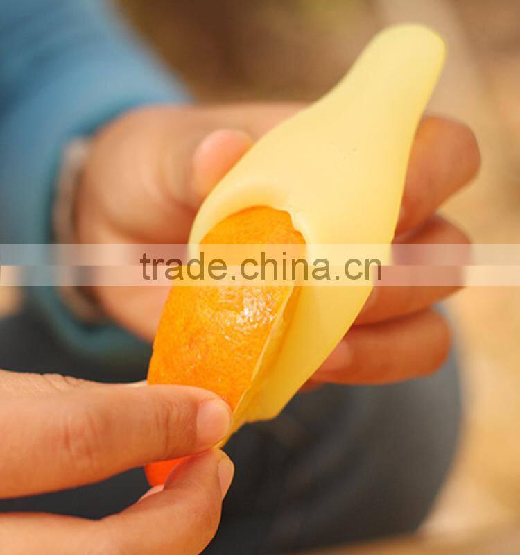 2016 new arrival home use hand press healthy portable mini squeezer