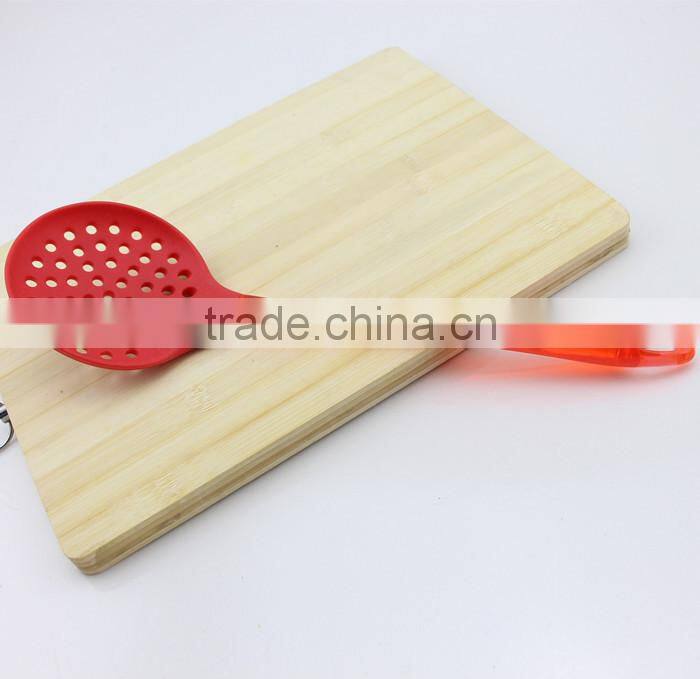 Nylon Handle Red Color Silicone skimmer