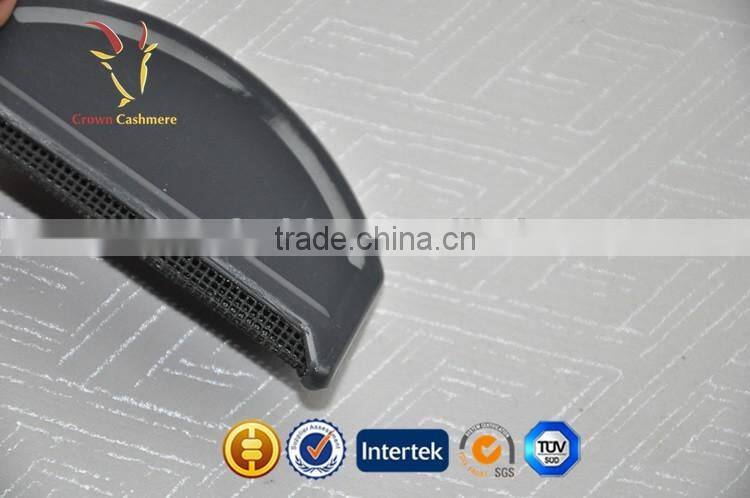 Cashmere Cleaning Pilled Sweater Comb UK