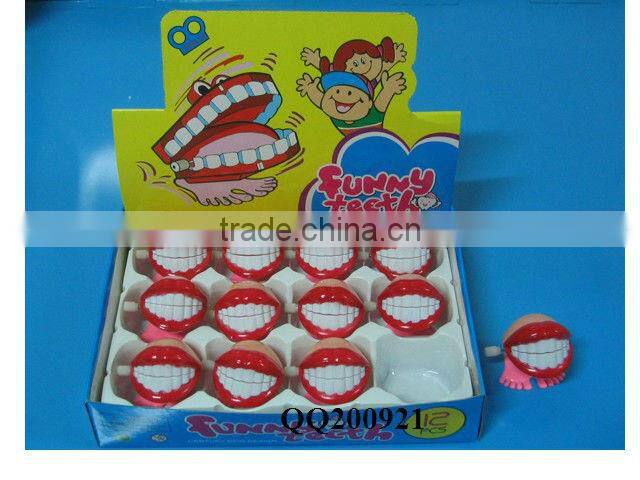 Plastic wind-up jumping eyeball