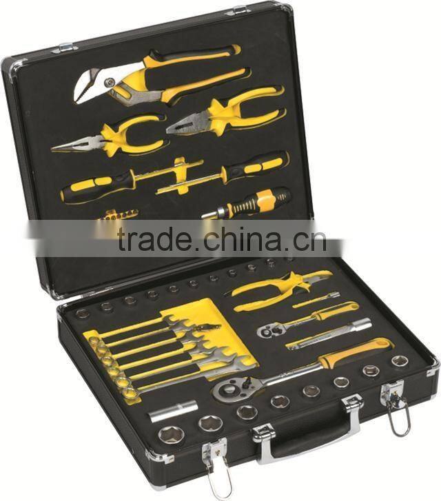 Non sparking hand tool, hand tool set, safety tools