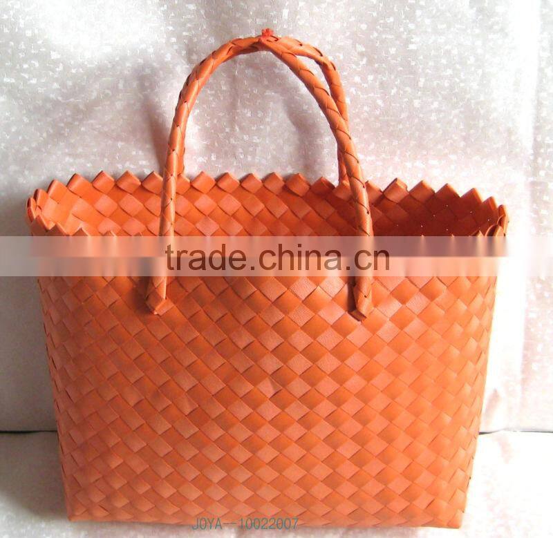 straw basket with handles
