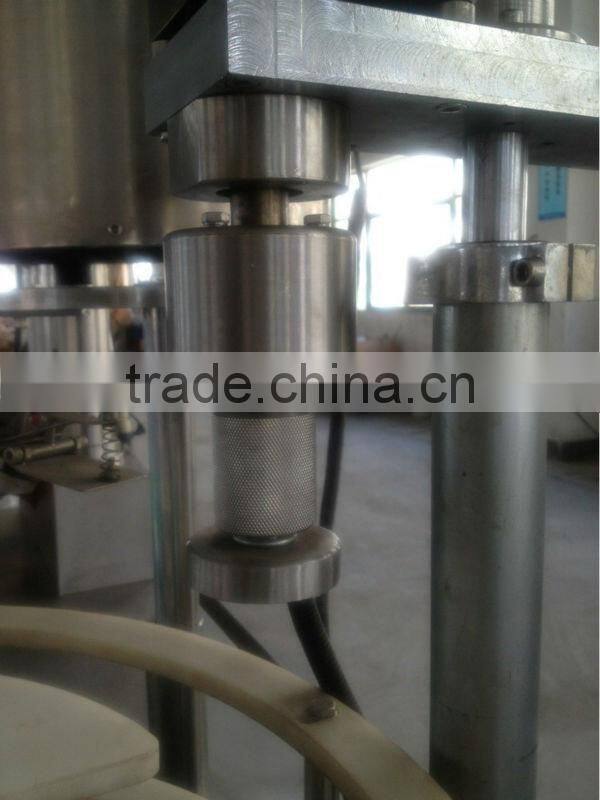 Pearl jam jar screwing cap machine