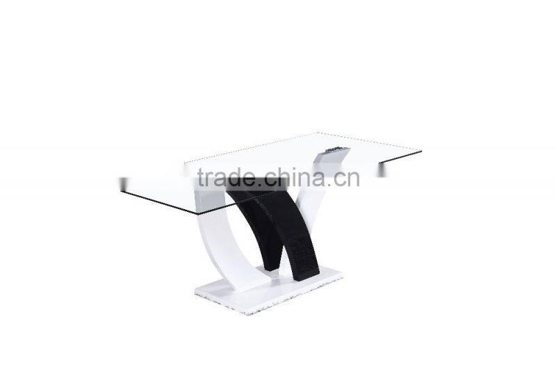 Moden glass dining table