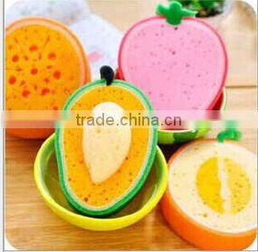 "8" shaped cleaning sponge used for washing the car