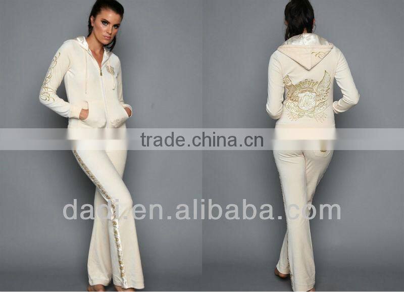 Canada High Quality Green Velour Women Tracksuit With Hoodie Embroidery , Velour Set