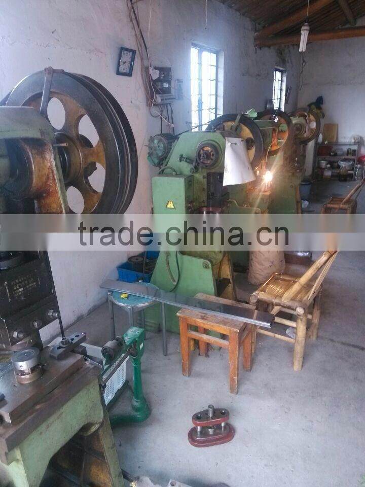 BADGE REEL - RETRACTABLE RECOIL YOYO SKI PASS ID CARD HOLDER KEY CHAIN CARABINER