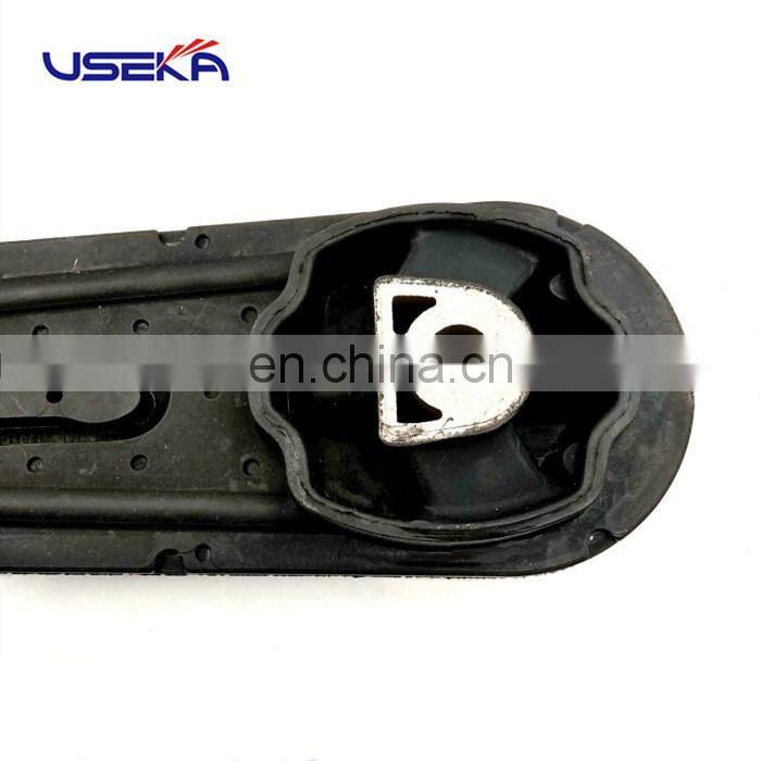 Superior Factory direct hot selling Auto Spare Parts Rear Lower Engine Mount For Renault Cars OEM 8200575642