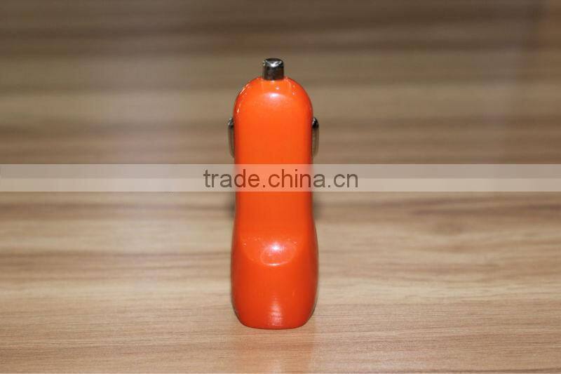 2 USB car charger 4.8v 1800mah smart phone charger PC material housing