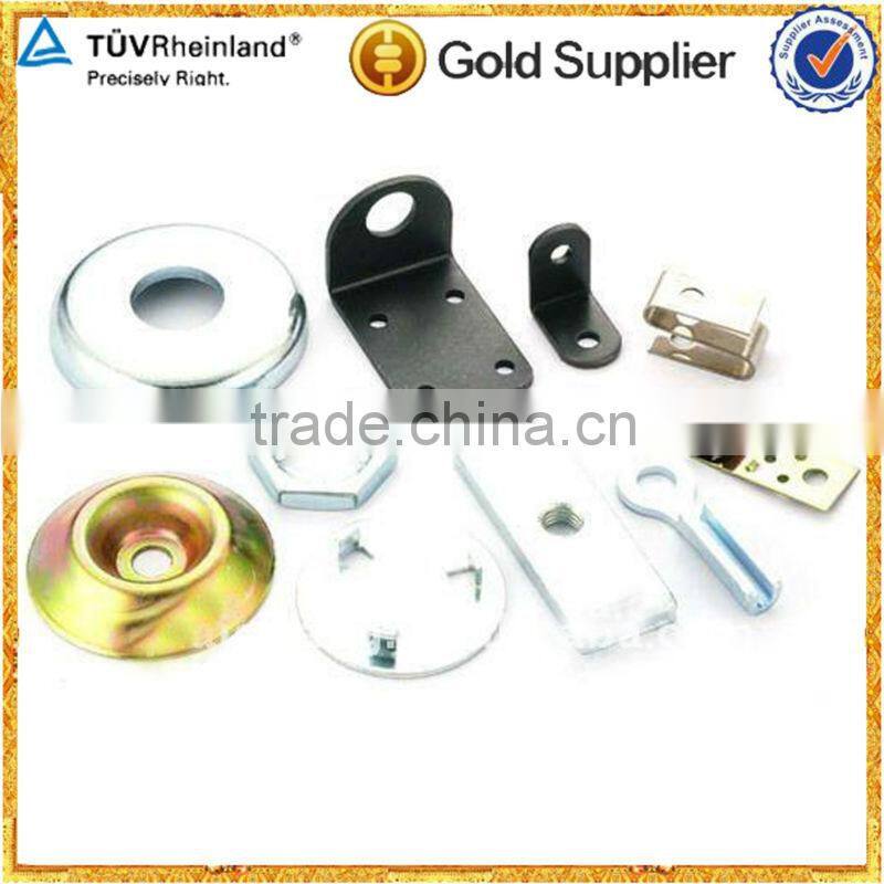 Metal logo mark for handbags