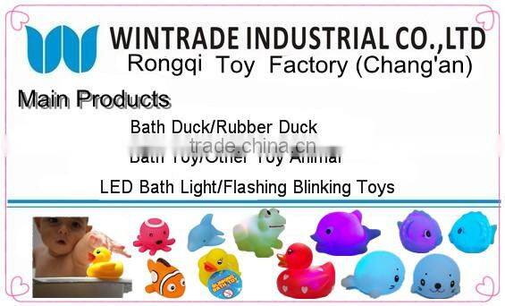 8CM purple color pvc plastic ducks