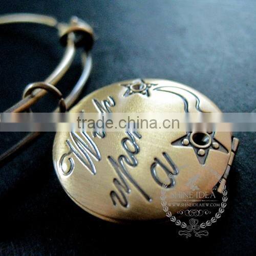 vintage bronze antiqued round star engraved photo locket wish charms fashion women wiring bangle bracelet 6450039