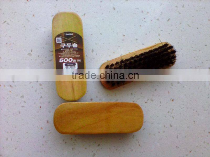 shoe cleaning brush with wooden handle