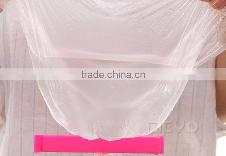 Portable plastic bag neck sealer closure clip bag storage clip