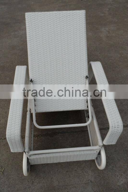 Manual Garden Furniture Set PE Rattan Steel Frame KD Design