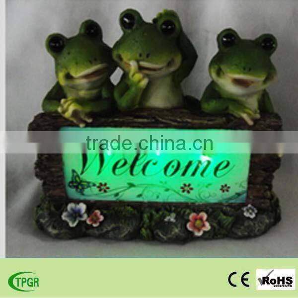 Polyresin frog solar light courtyard lamp for garden ornaments