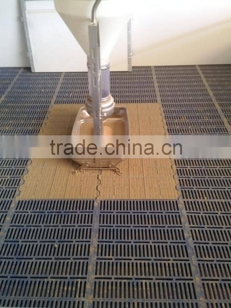 Pig Stainless steel and PE Dry-wet feeder for Nursery crate