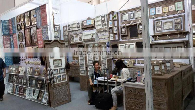 2016 new style antique wooden multi openings photo frame with door shape