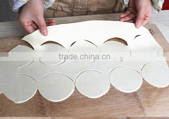 Wholesale Stock Small Order Kitchen 360 Degree Rotate Dumpling Wrapper Mould
