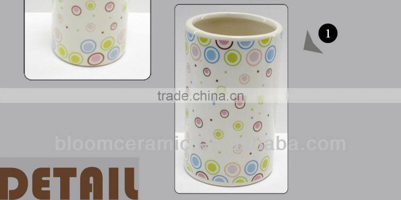 Porcelain accessories for bathroom