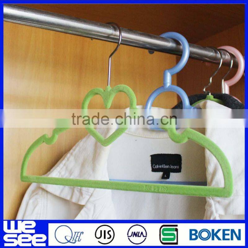 Heart type none slip thick plastic hangers