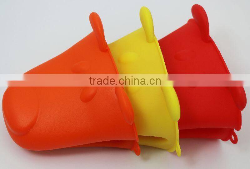 Cute Dog Shaped rubber oven gloves