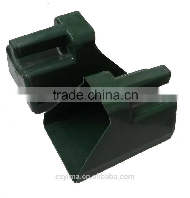 BIG SALE ! Forest green enclosed horse feed scoop in Stock