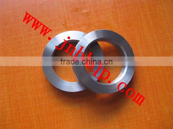 heavy duty truck SINOTRUK howo truck spare parts balance shaft oil seal seat 199014520191