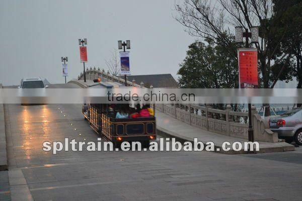 Trackless Train with high climbing capacity