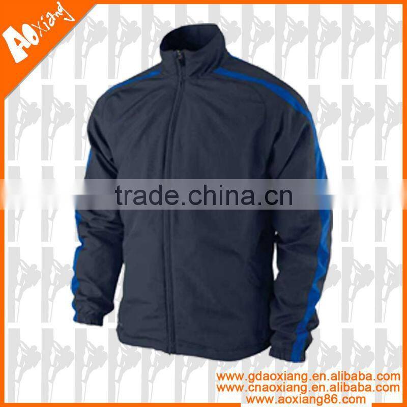 Keep-warm sportswear for professional athlete