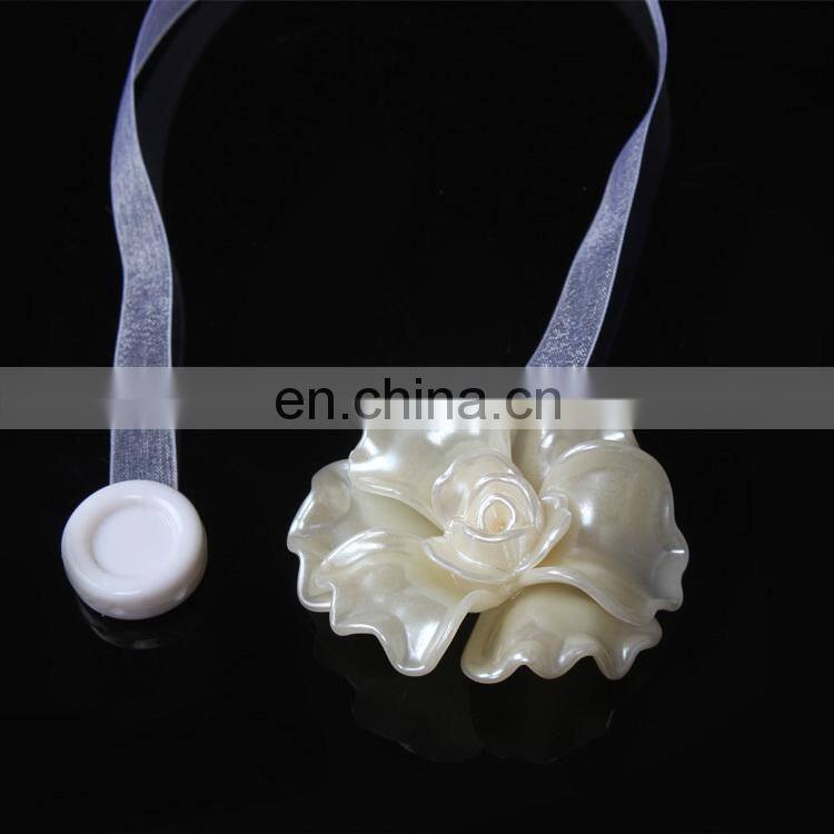 fashion decoration heart-shaped and pearl design curtain buckle