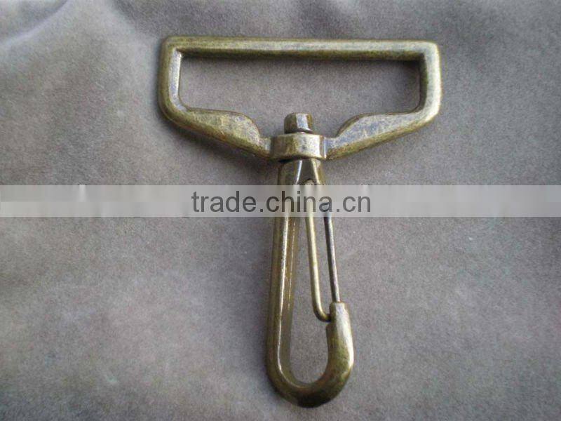 Metal snap hooks for bags