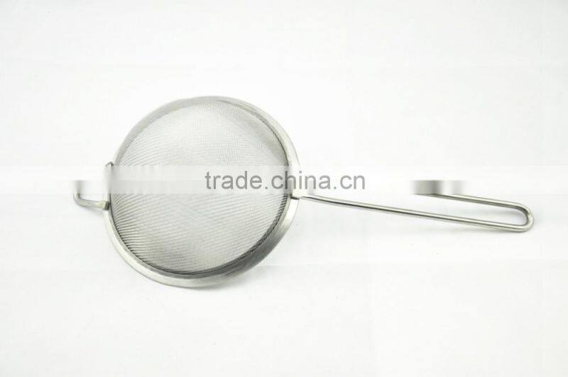 Silicone handle strainer