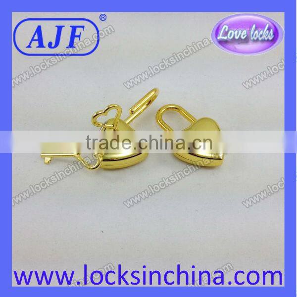 Very cute and fashionable Metal heart mini lock for wooden box