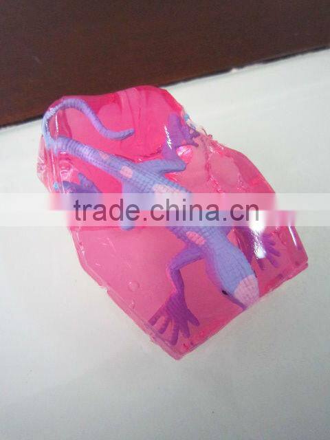 Factory supplier wholesale Crystal Coffin putty with dinosaur frog spider lizard alien 24pcs/box a variety of colors