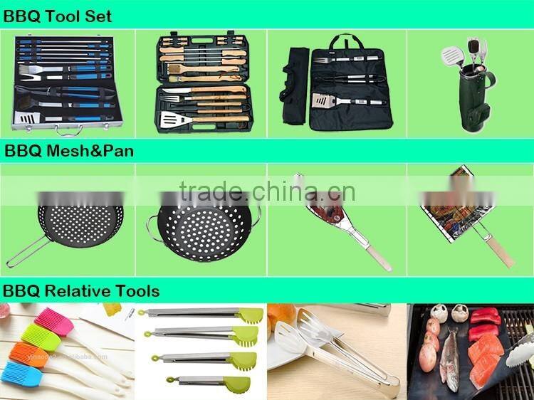 Safe food grade non-stick bbq grill wire mesh with wooden handle