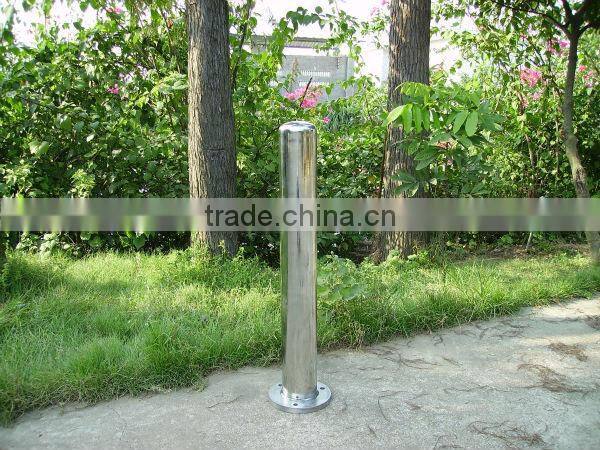 High quality cast iron corner security bollard